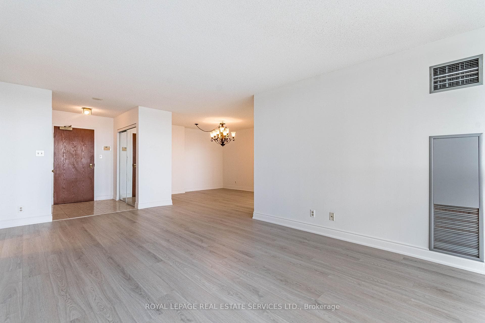 1 Aberfoyle Crescent Unit 1604 photo 6