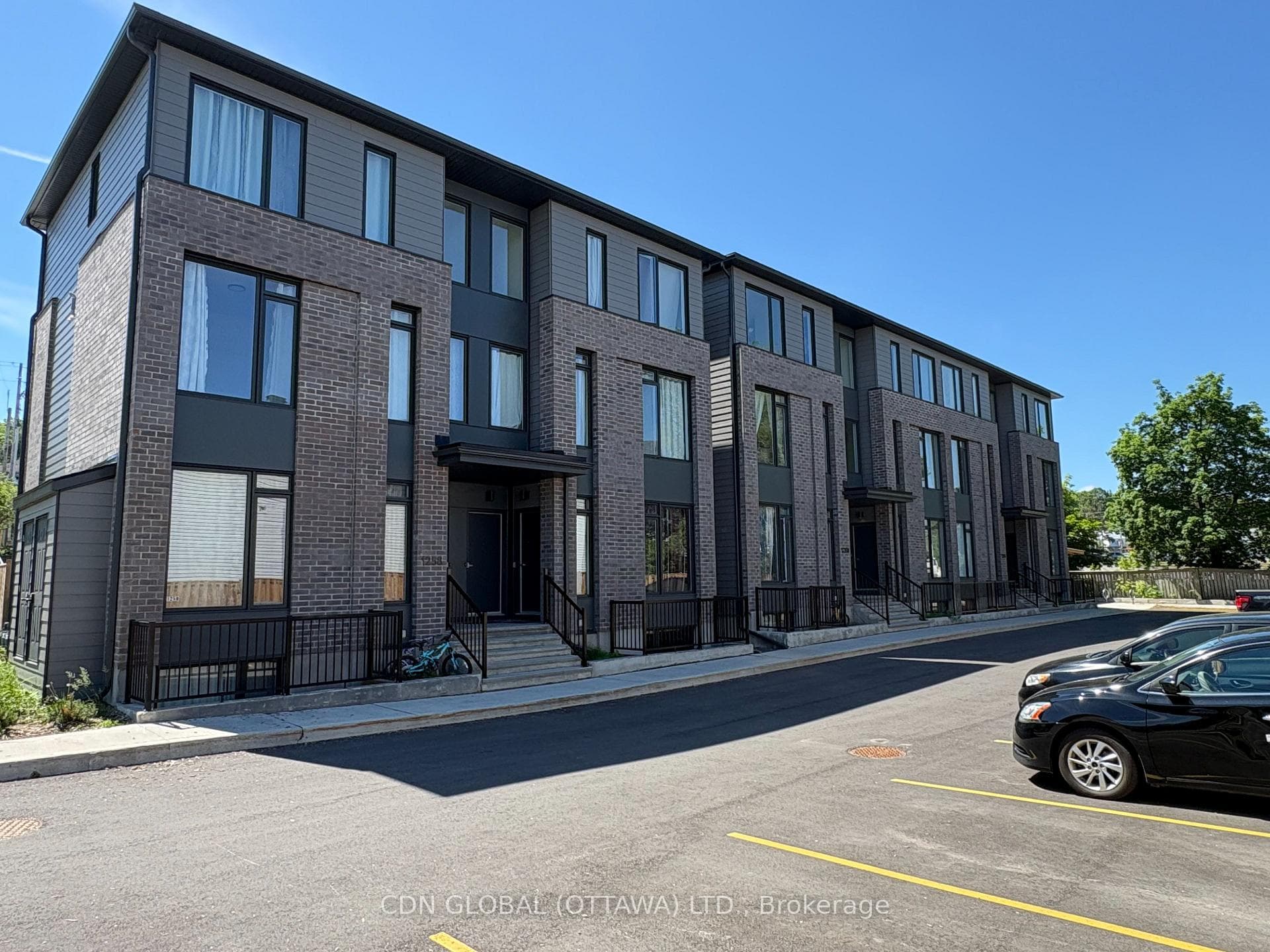 1258-1260 Marenger Street photo 2