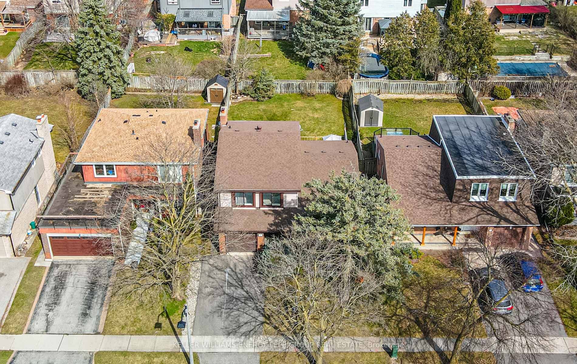 1807 Bronte Square photo 5