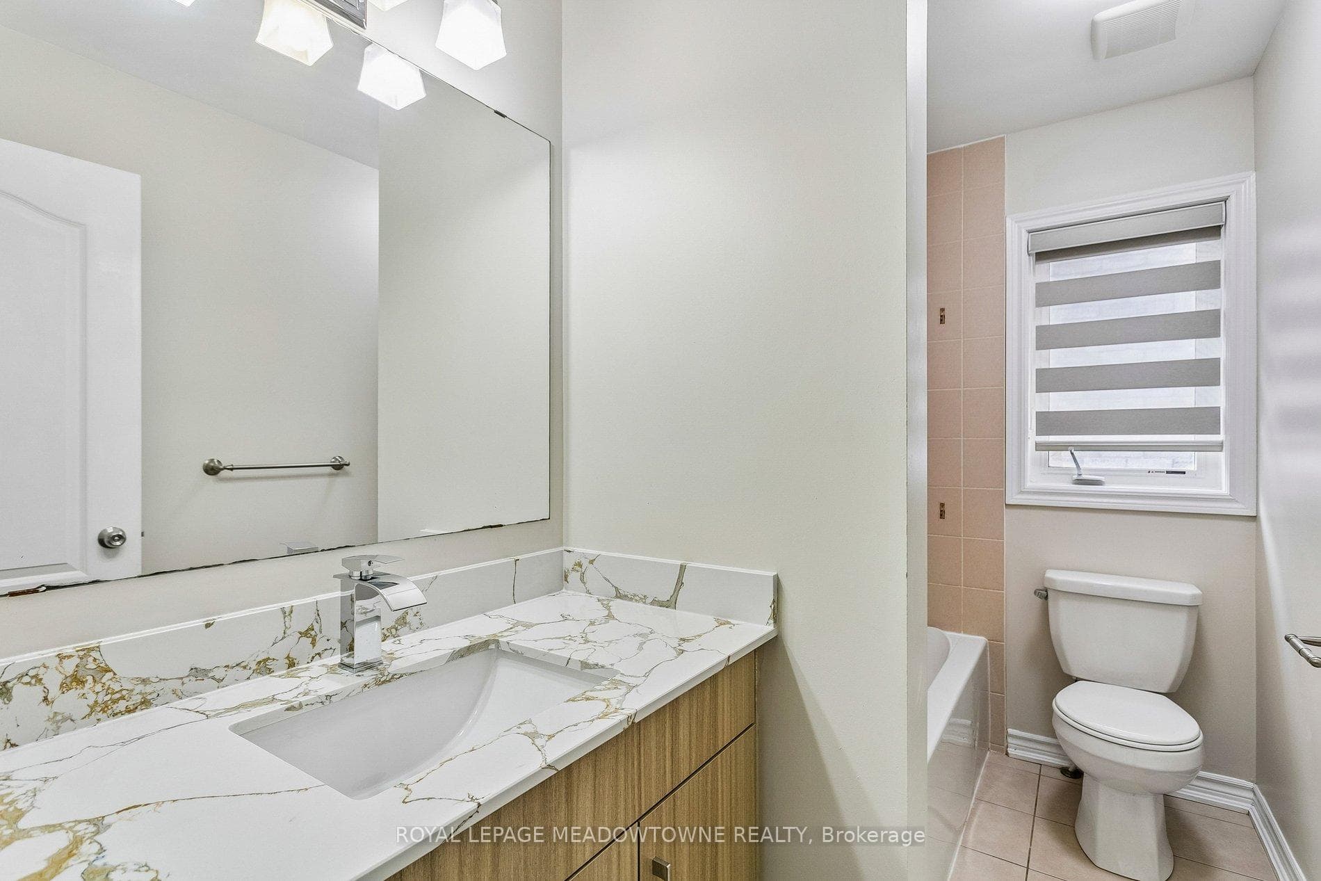 15 Learmont Avenue Unit Upper photo 34