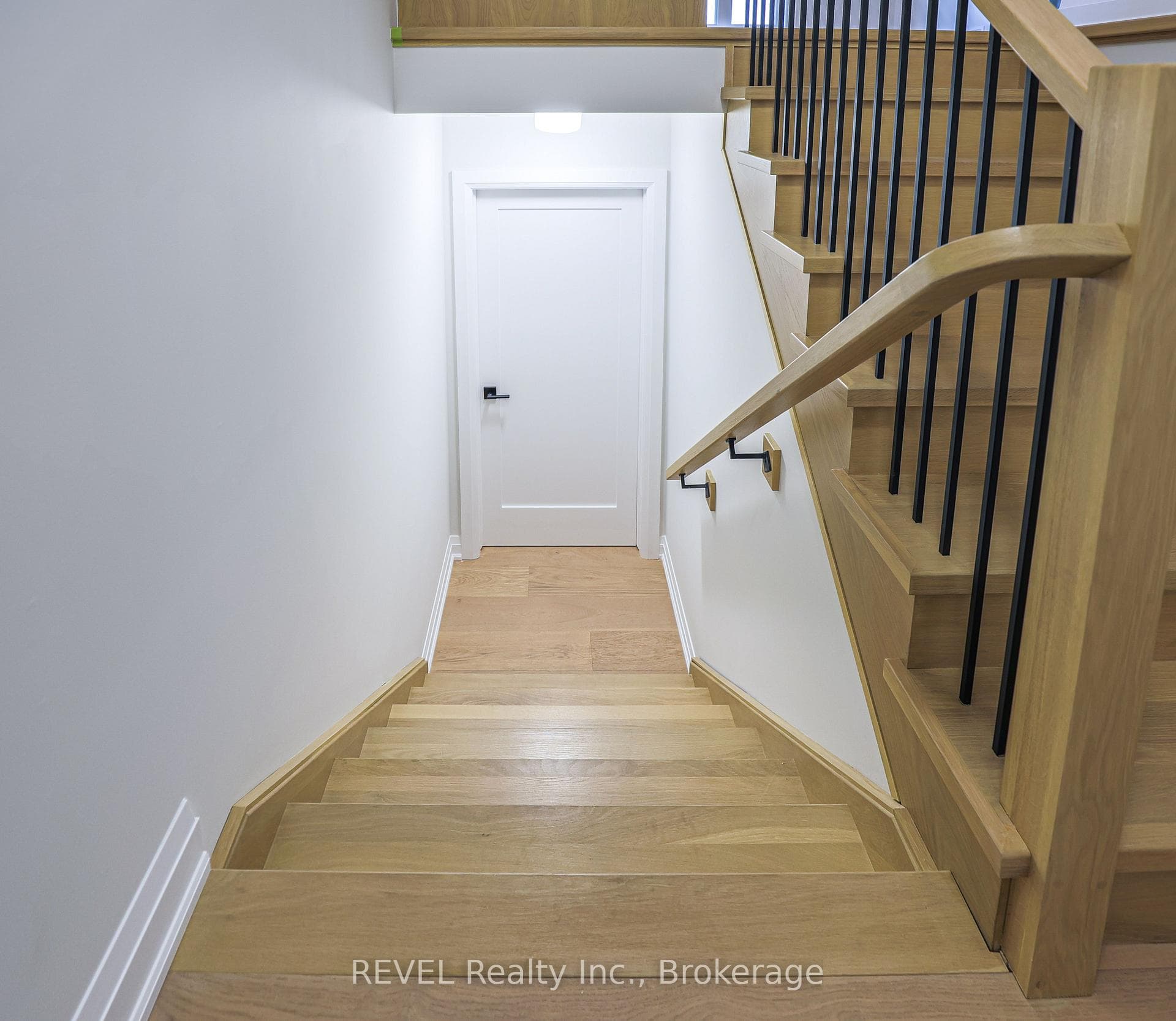 111 Acacia Road photo 32