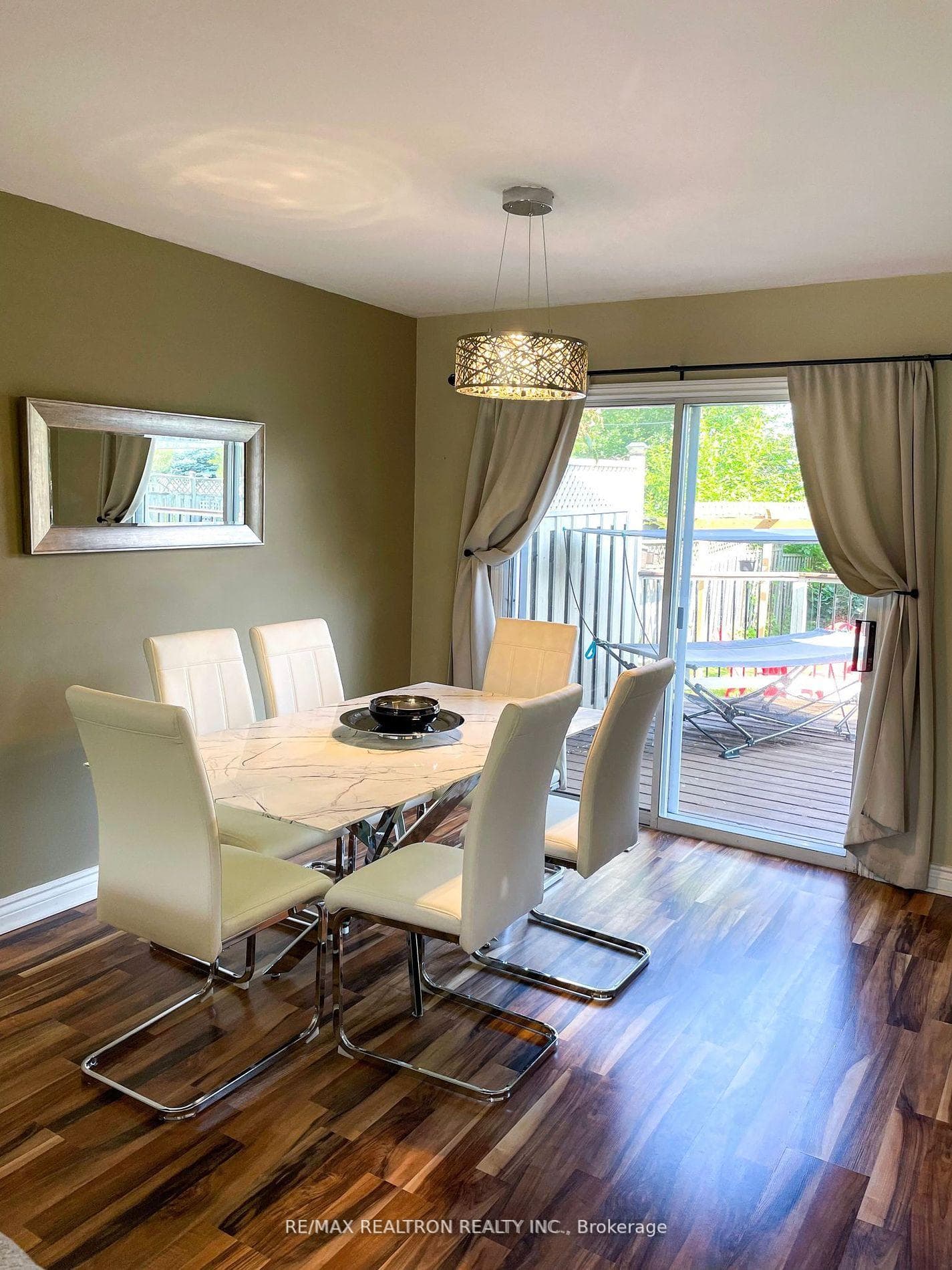 298 Glenwoods Avenue photo 3
