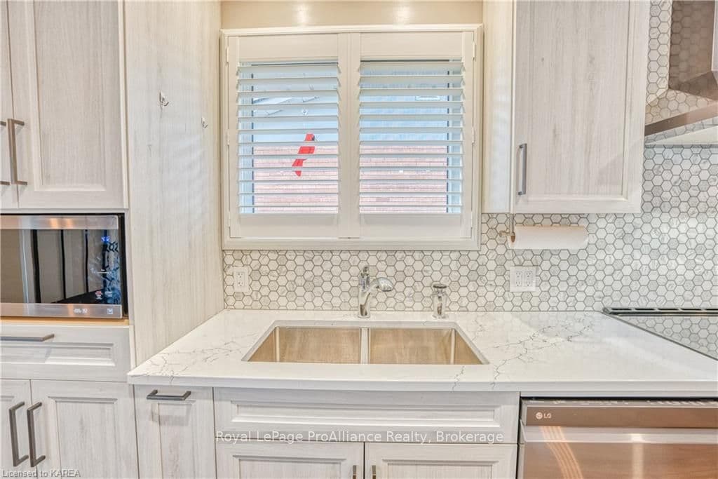 336 RENDA Street photo 19