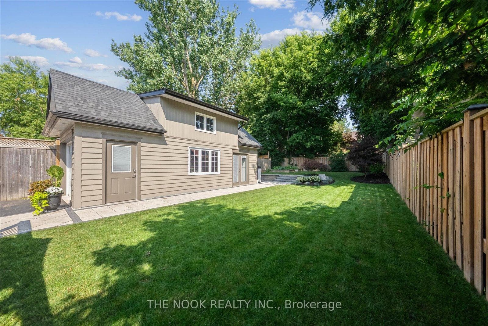 314 Richmond Street photo 31