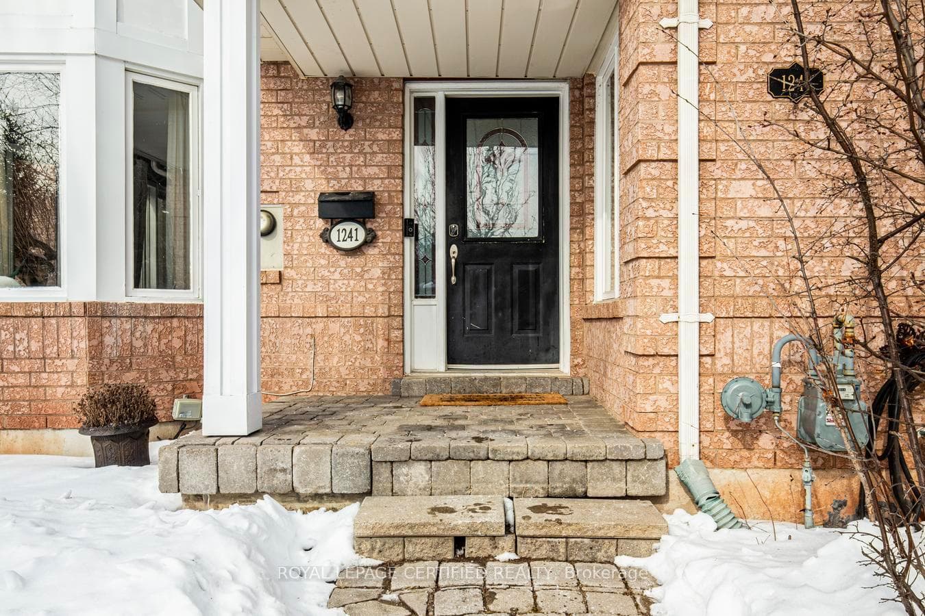 1241 Brillinger Street photo 3