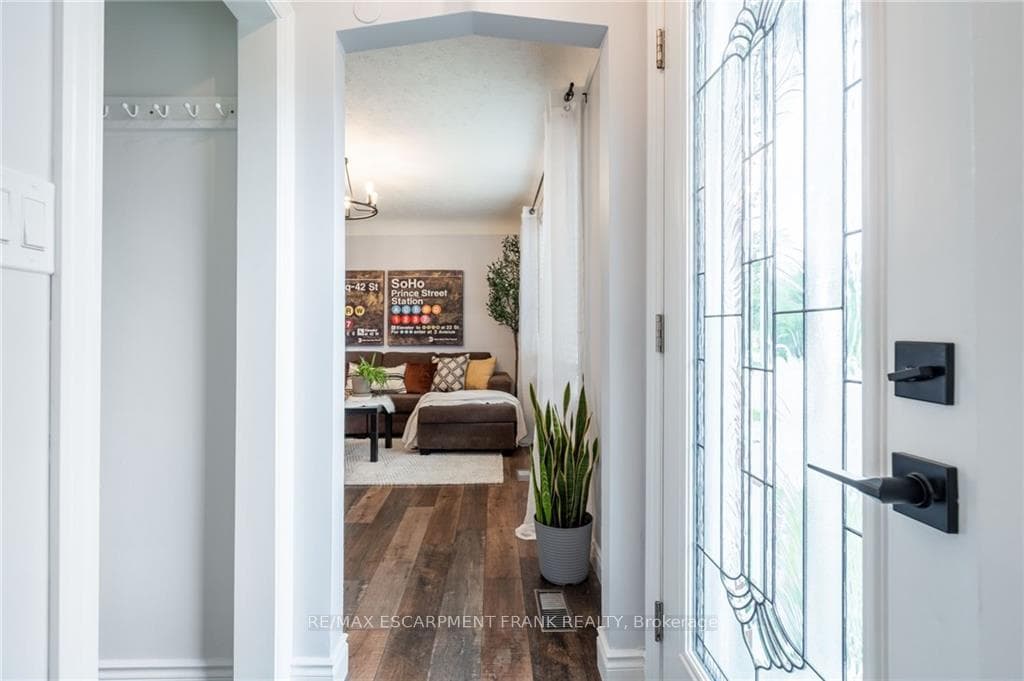 105 East 13th Street photo 3