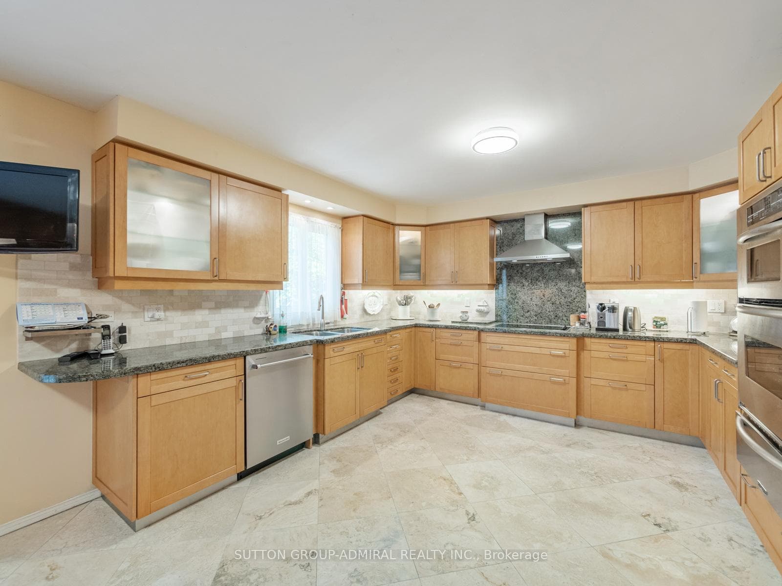 49 Miriam Crescent photo 11