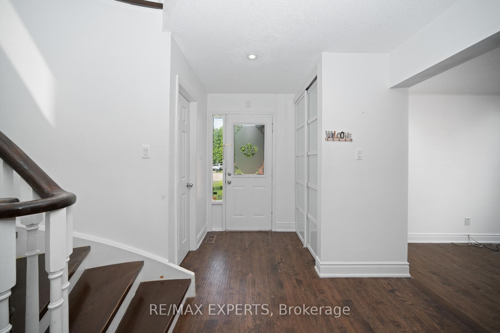 66 Carl Crescent photo 4