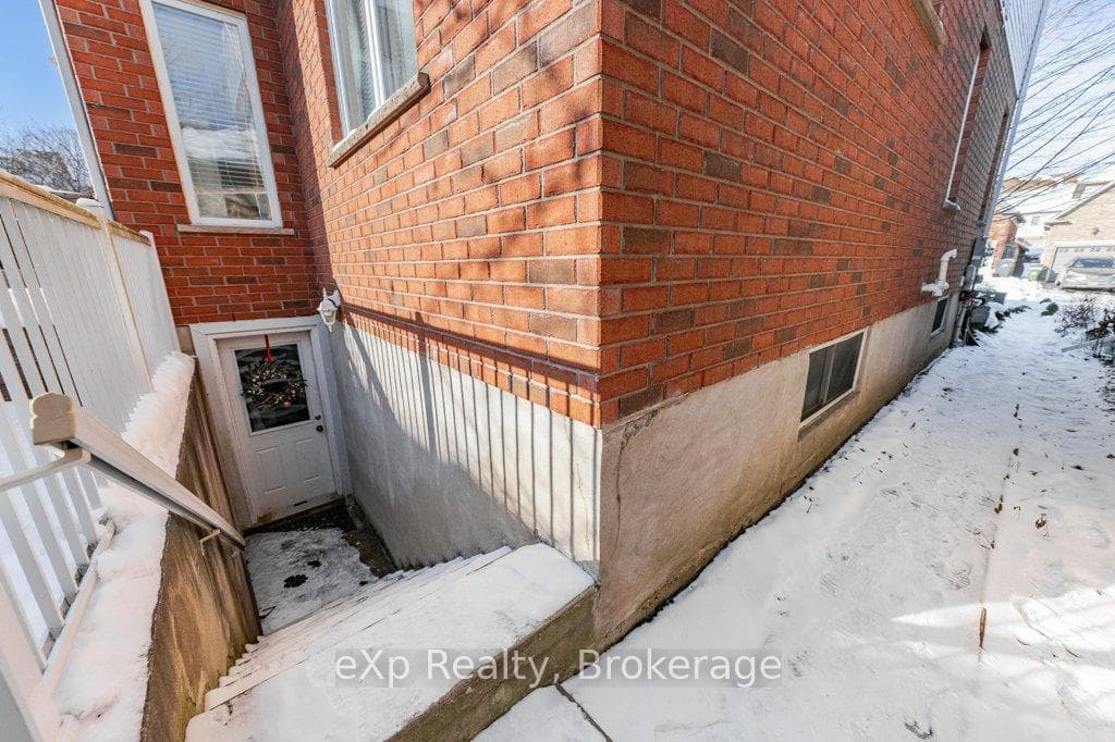 53 Truesdale Crescent photo 33