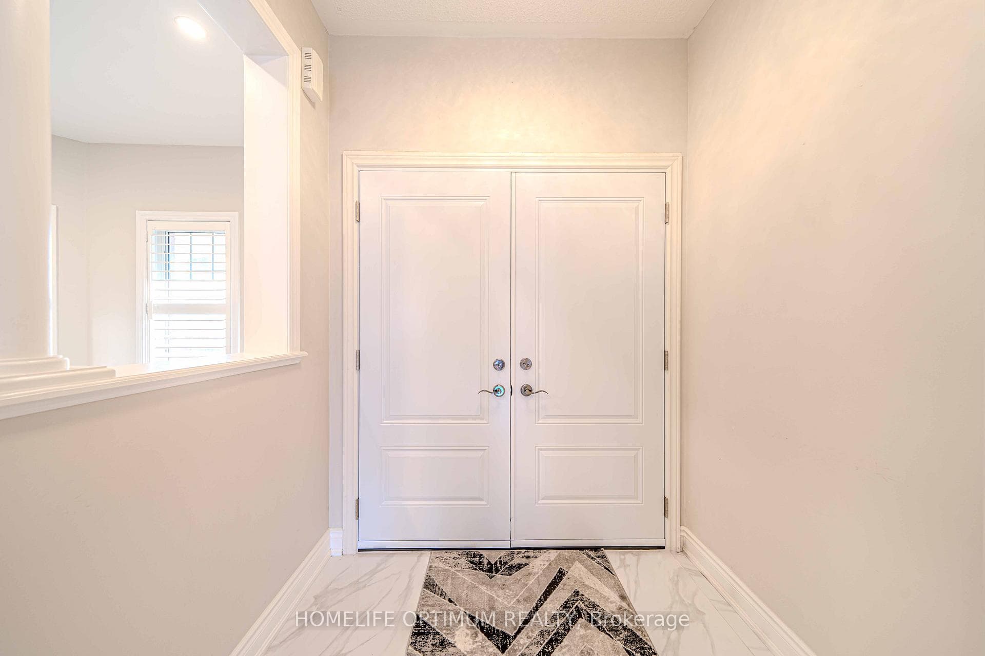 1076 Eager Road photo 3