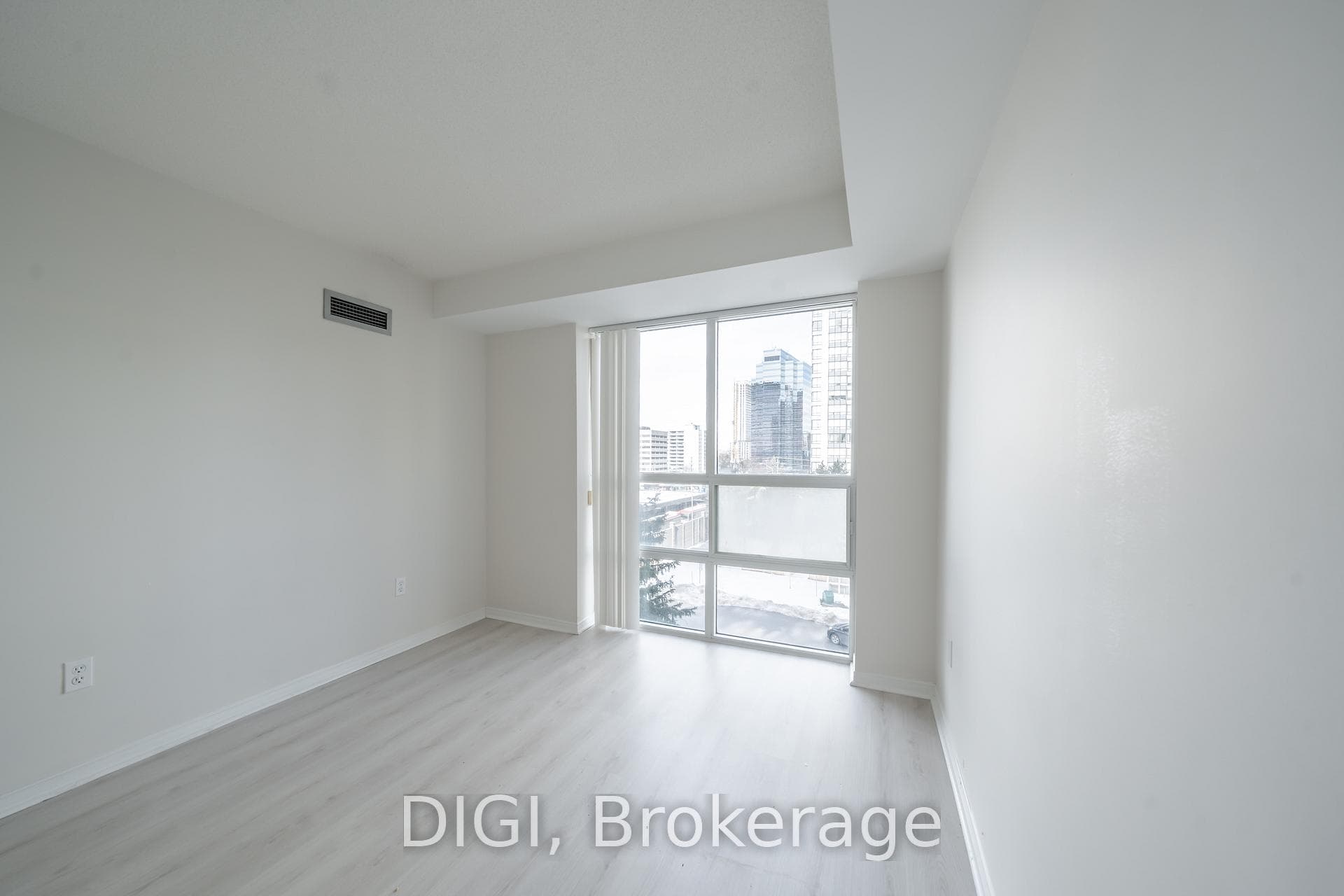 1 Pemberton Avenue Unit 502 photo 15