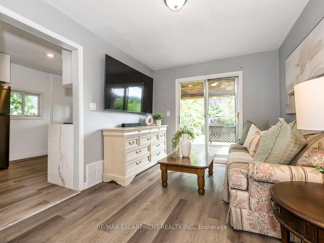 52 Stapleton Avenue photo 3