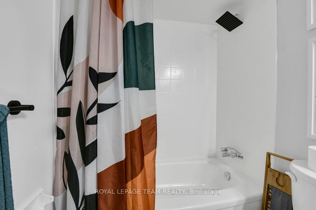 212 VIEWMOUNT Drive Unit 204 photo 26