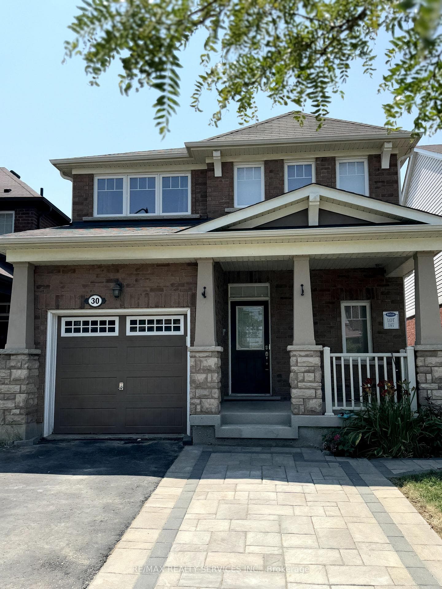 30 Arkwright Drive photo 1