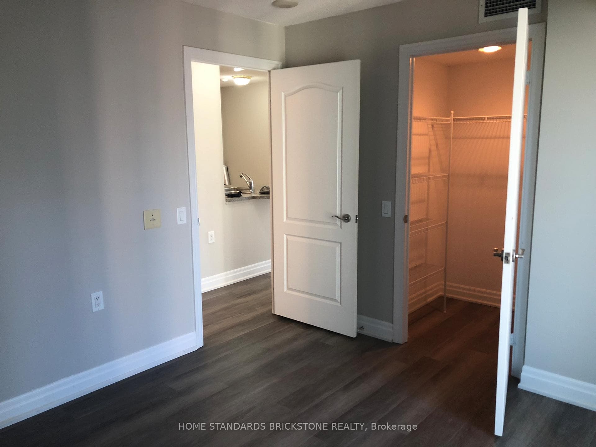 21 Hillcrest Avenue Unit 1608 photo 12