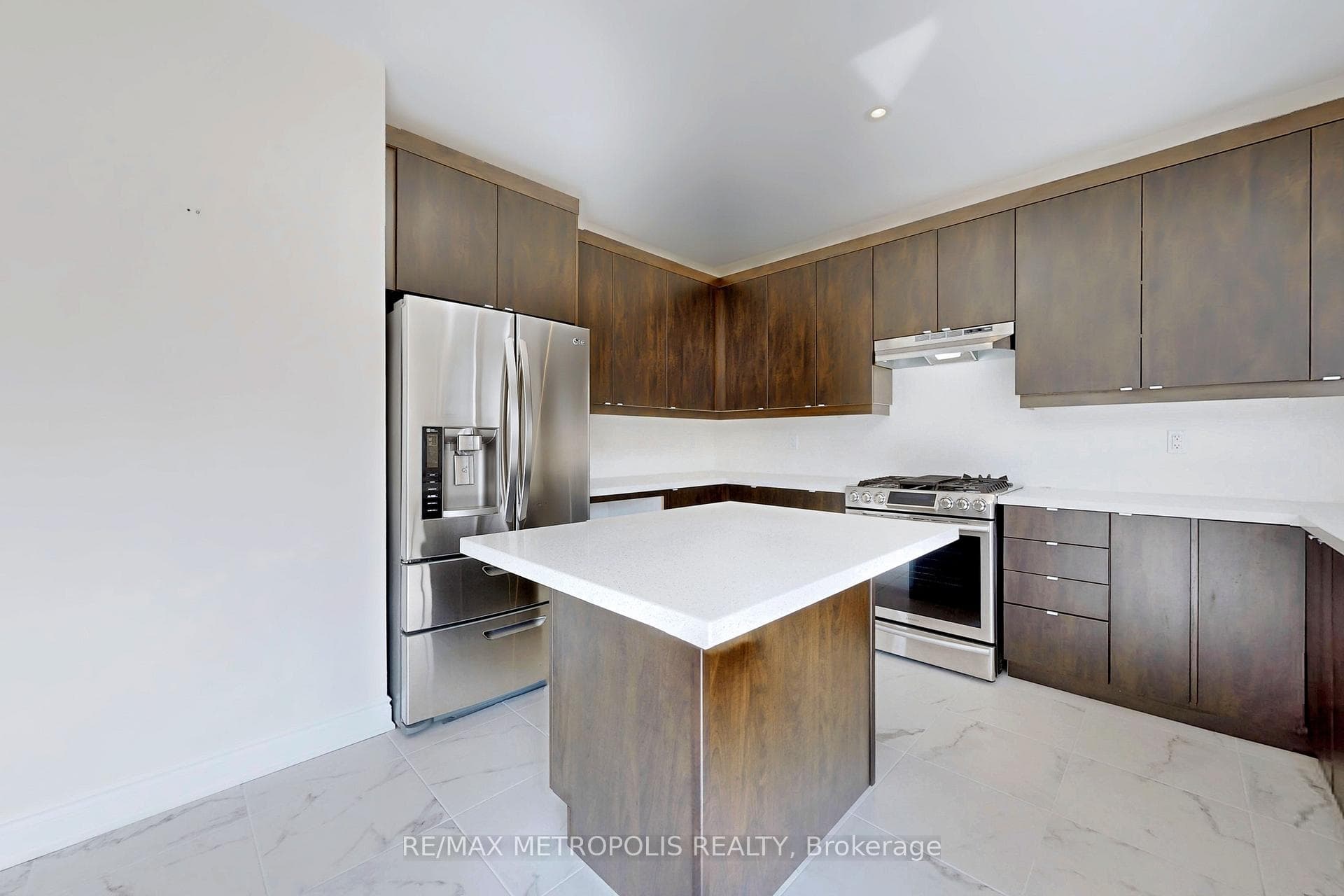 156 Muirfield Drive photo 8