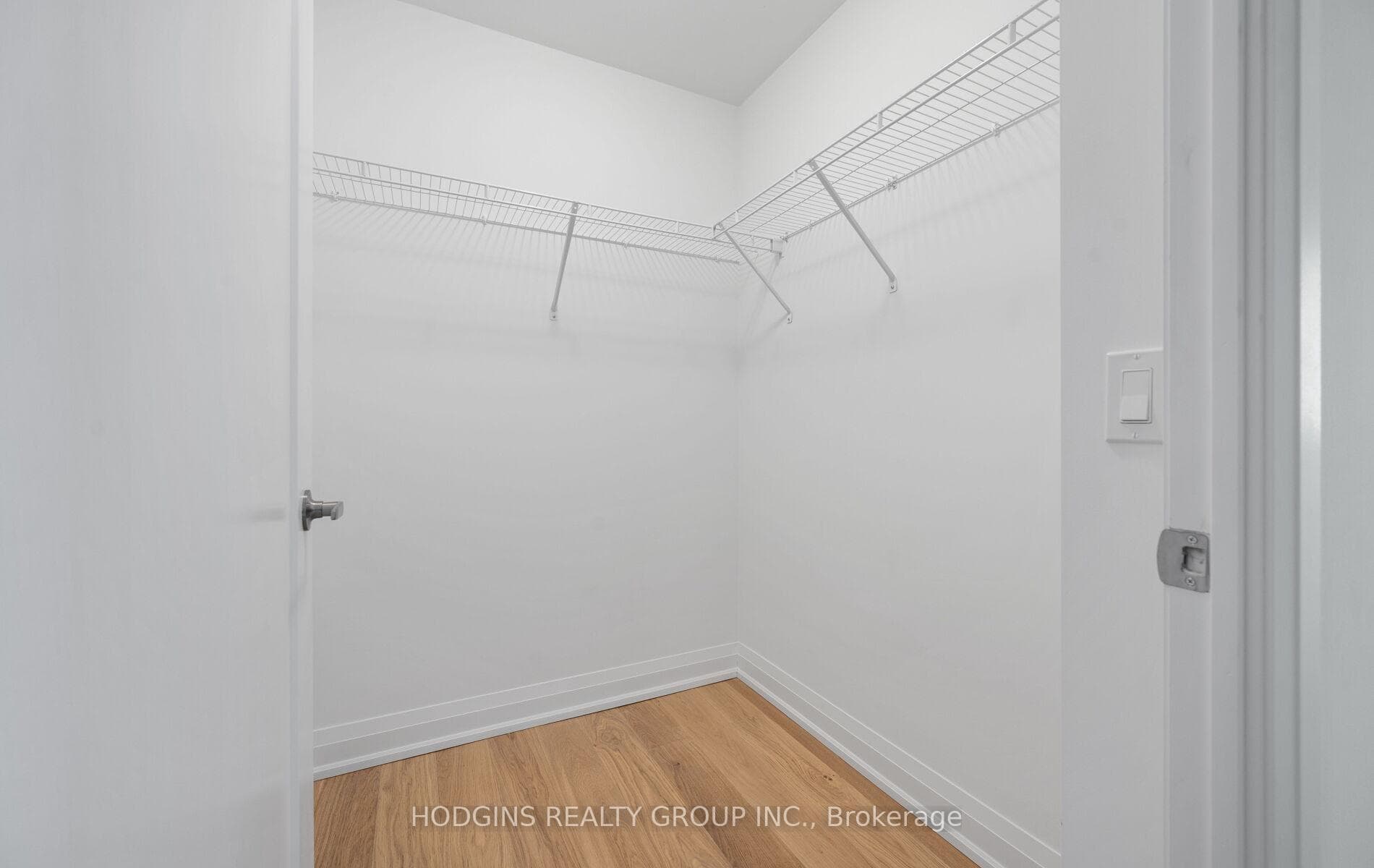 1035 Southdown Road Unit LPH 1801 photo 28