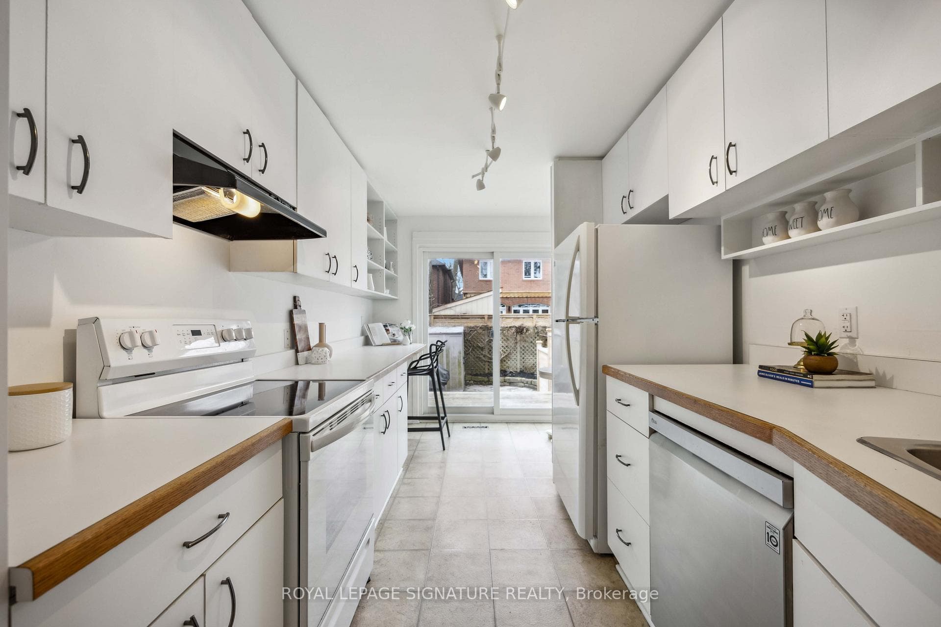 148 Audrey Avenue photo 17
