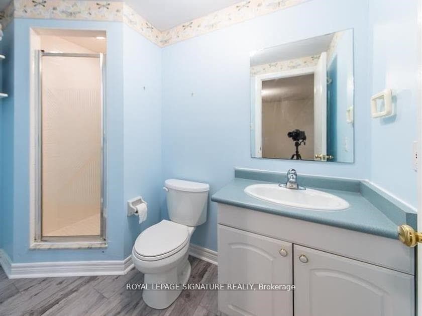 426 Downsview Place photo 14