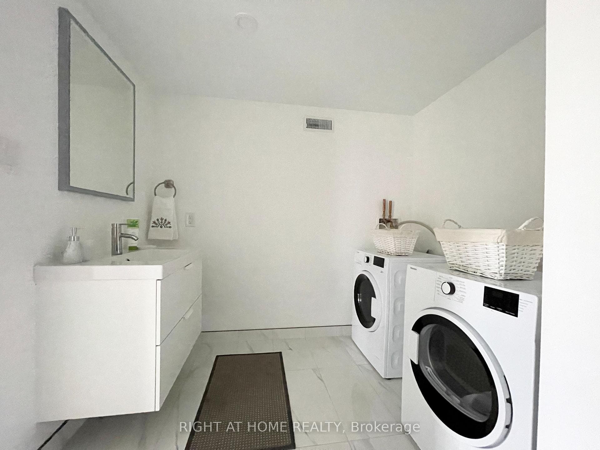 195 Owen Street Unit D photo 8
