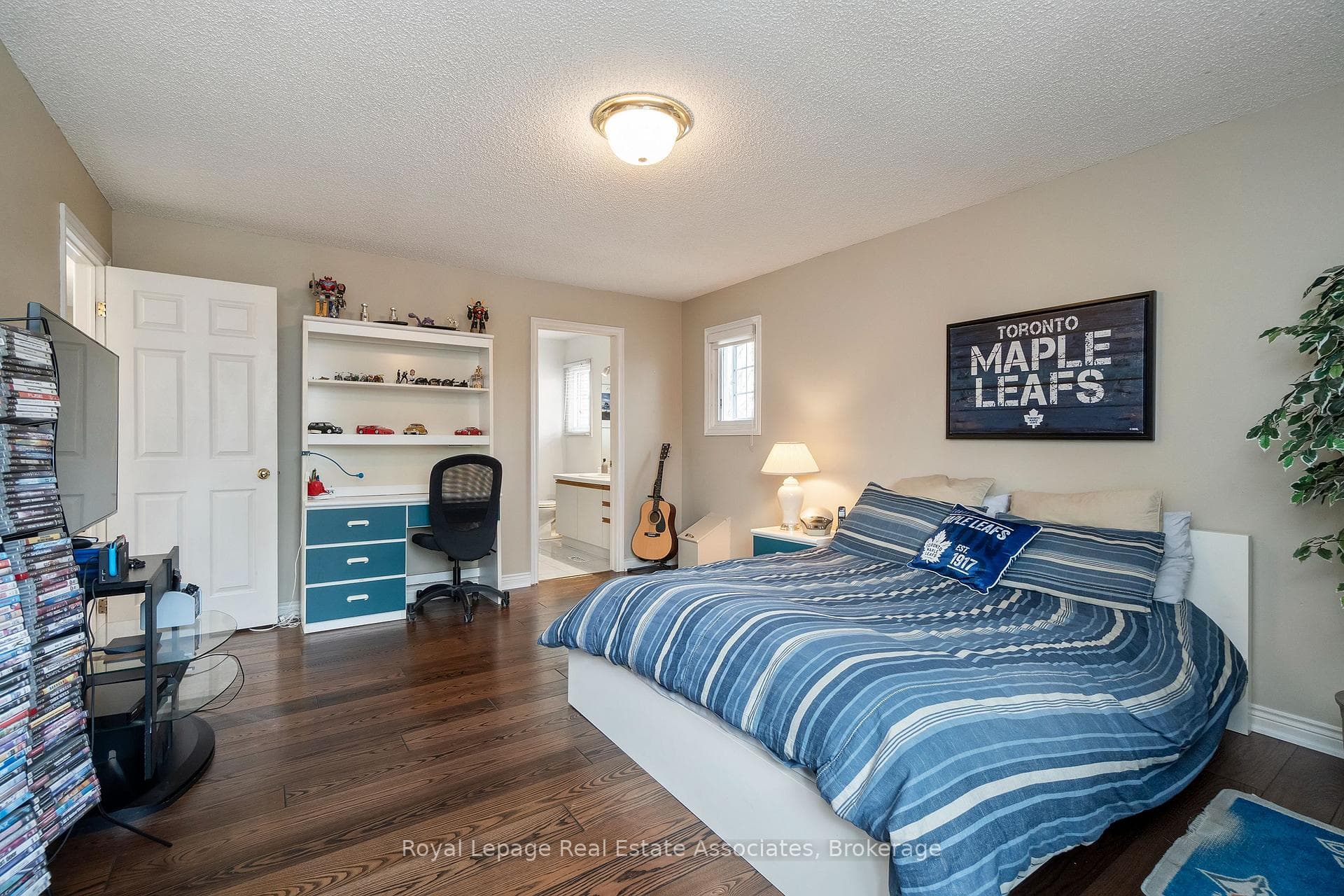 3rd Bedroom with Private Ensuite Bathroom
