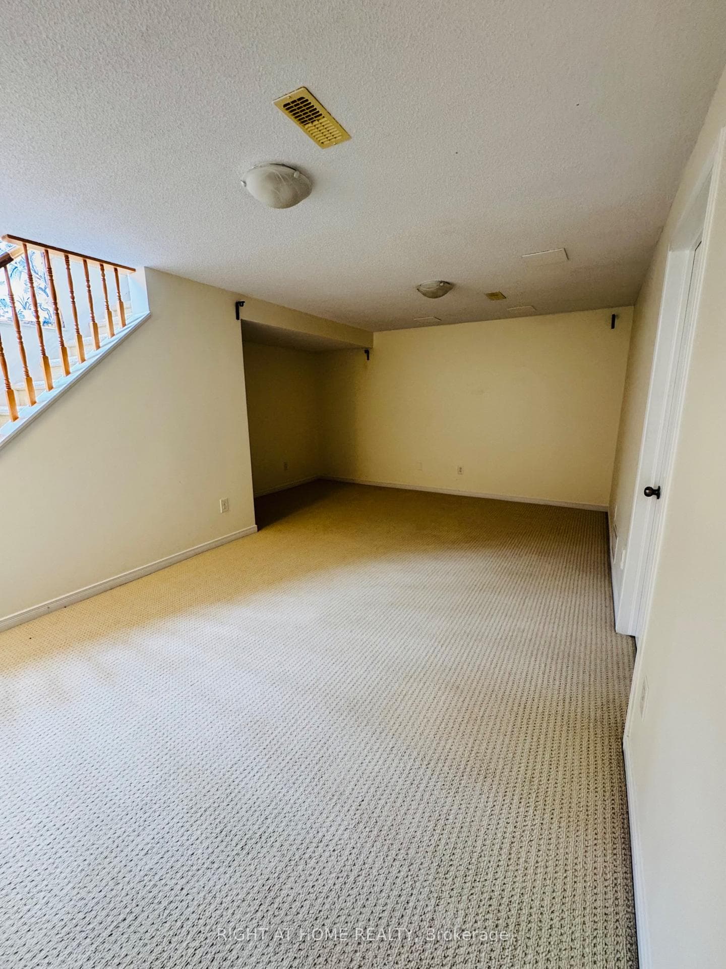 1069 Marconi Avenue photo 21