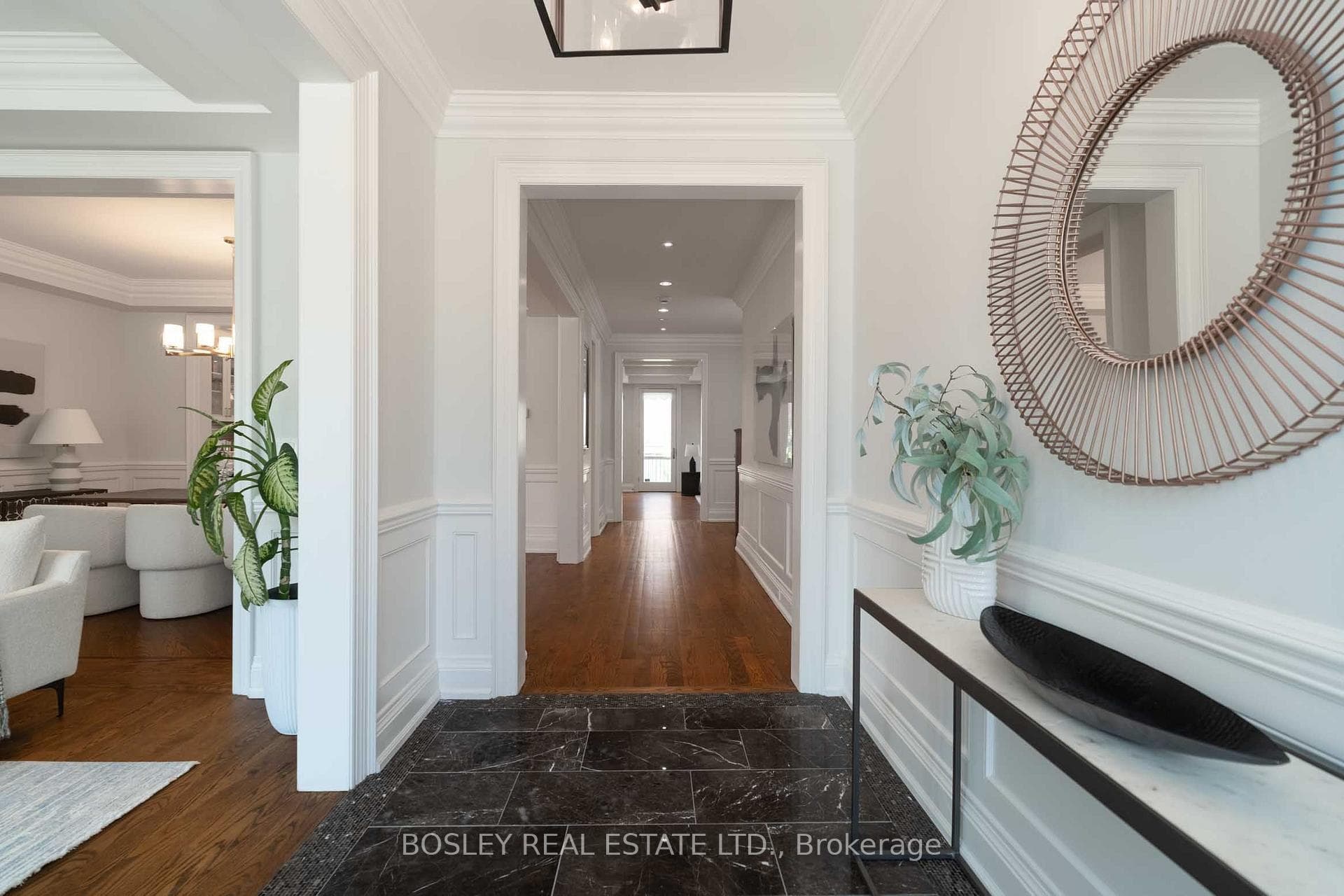 61 Rykert Crescent photo 3