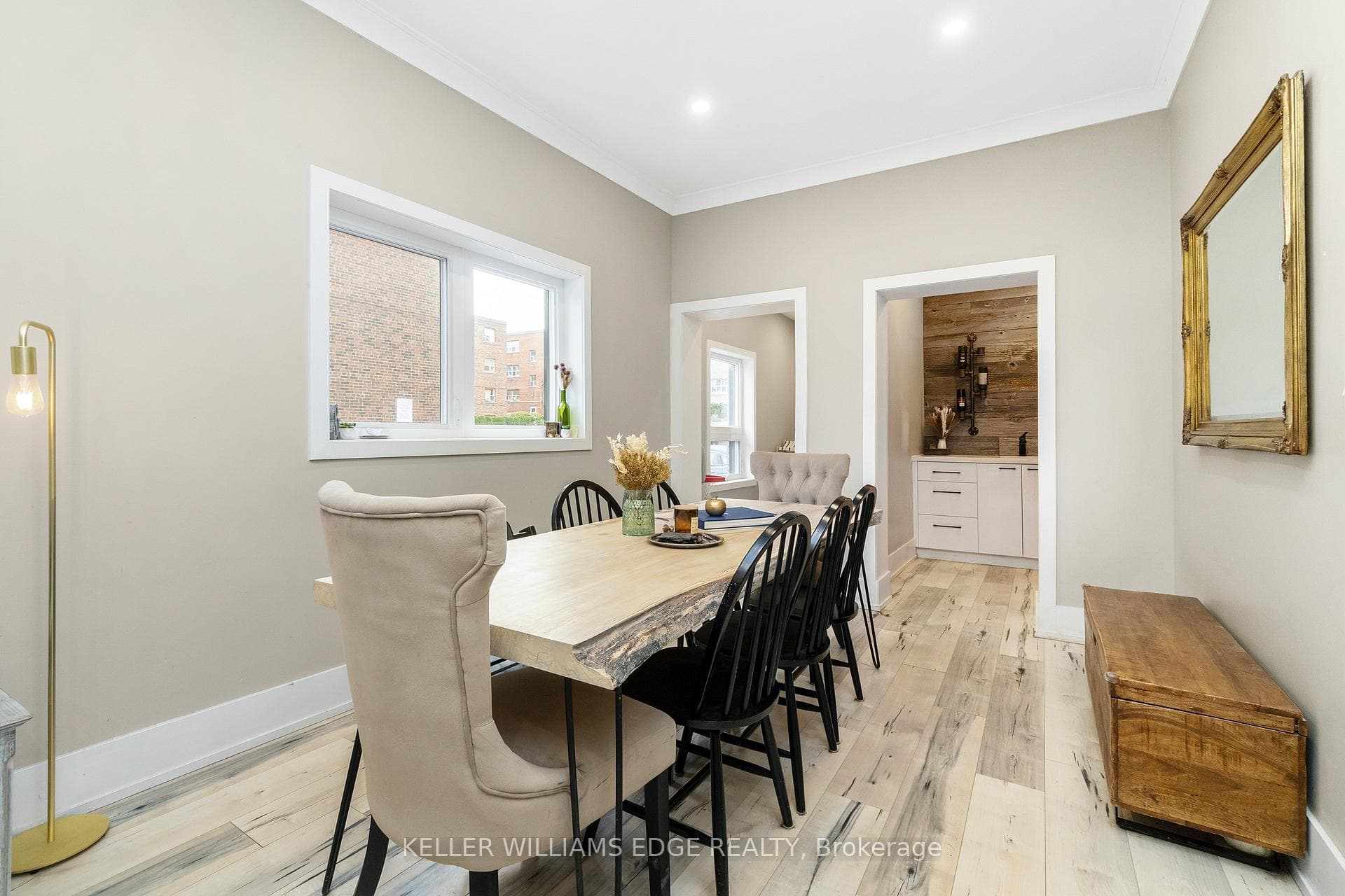 88 Erie Avenue photo 14