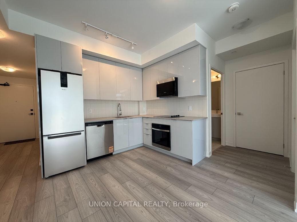474 Caldari Road Unit 1701 photo 5