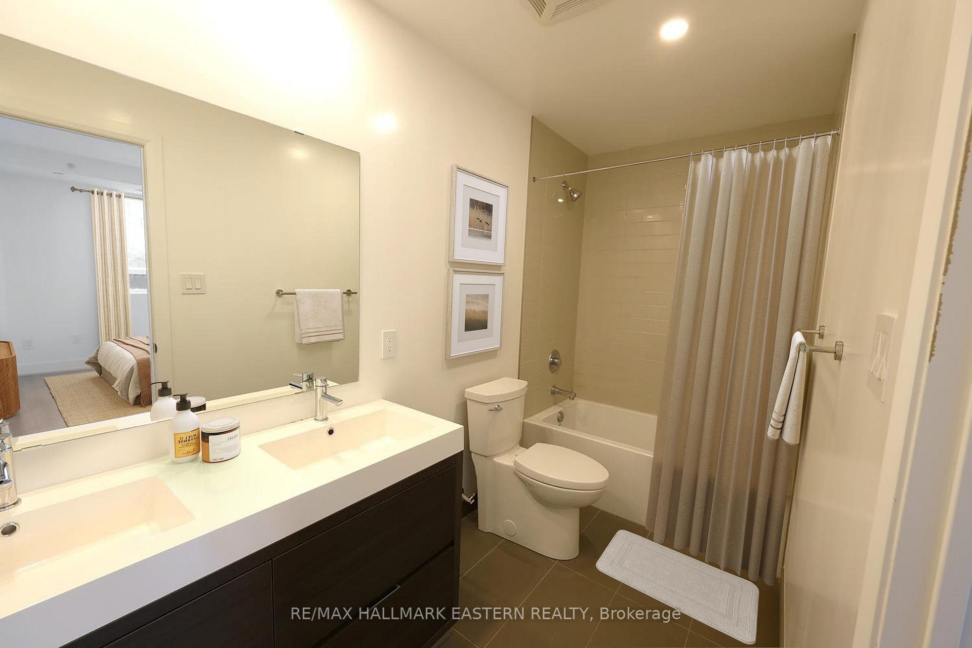 Ensuite (Virtually Staged)