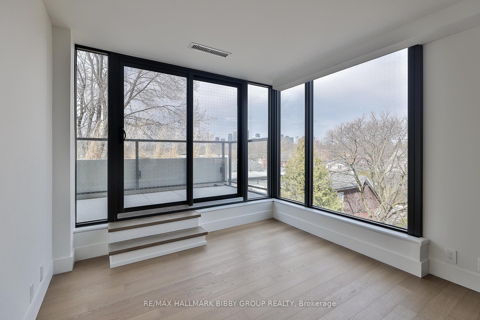 1414 Bayview Avenue Unit 310 photo 23