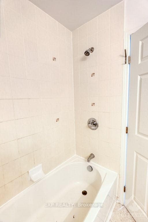 215 MACOUN Circle photo 19