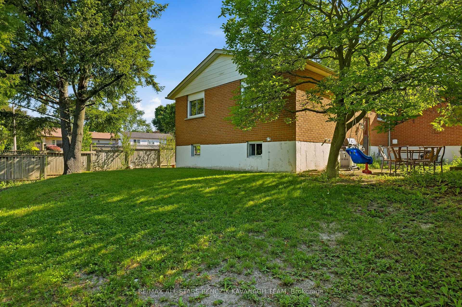 30 Sir Caradoc Place photo 21