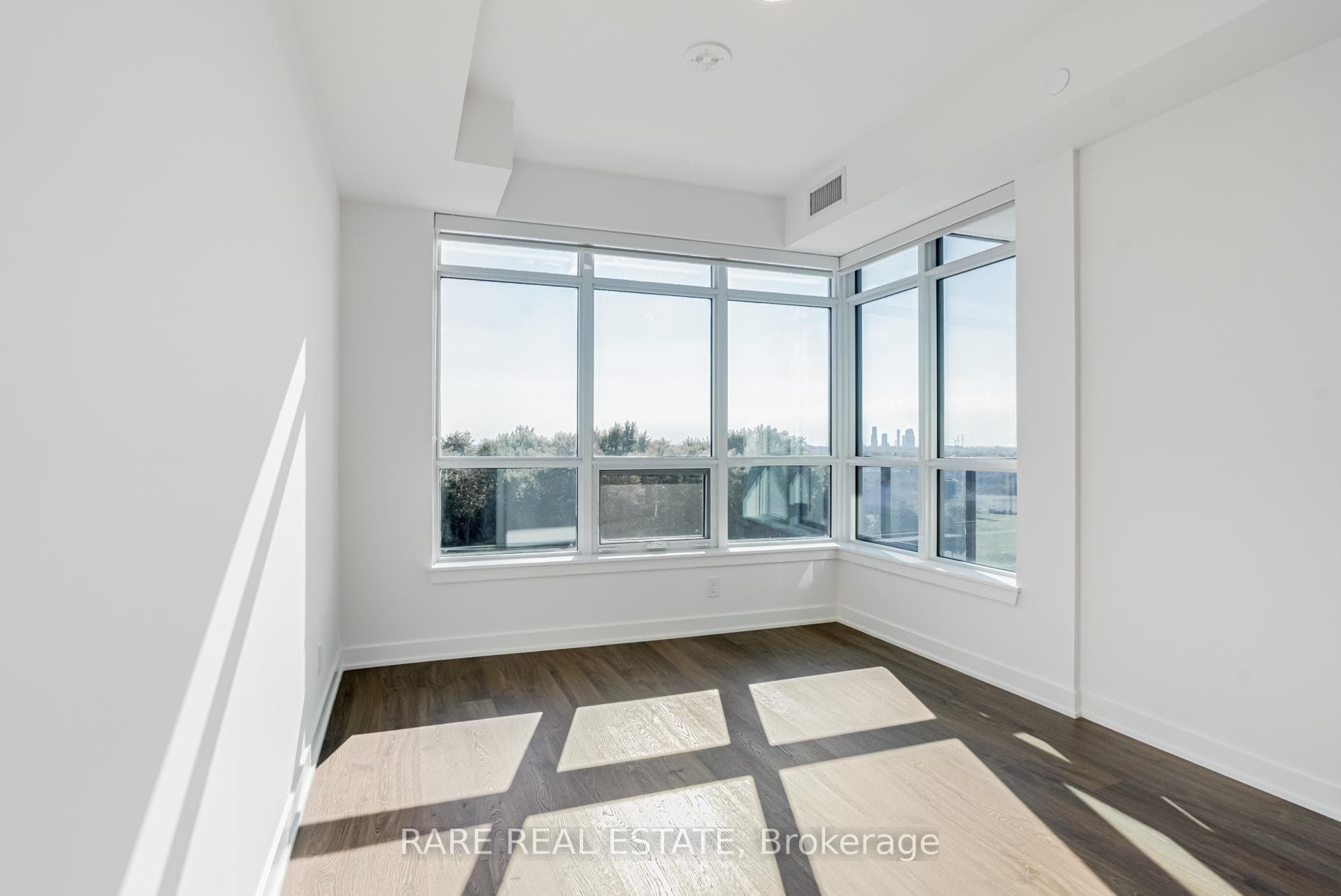 30 Upper Mall Way Unit 516 photo 20