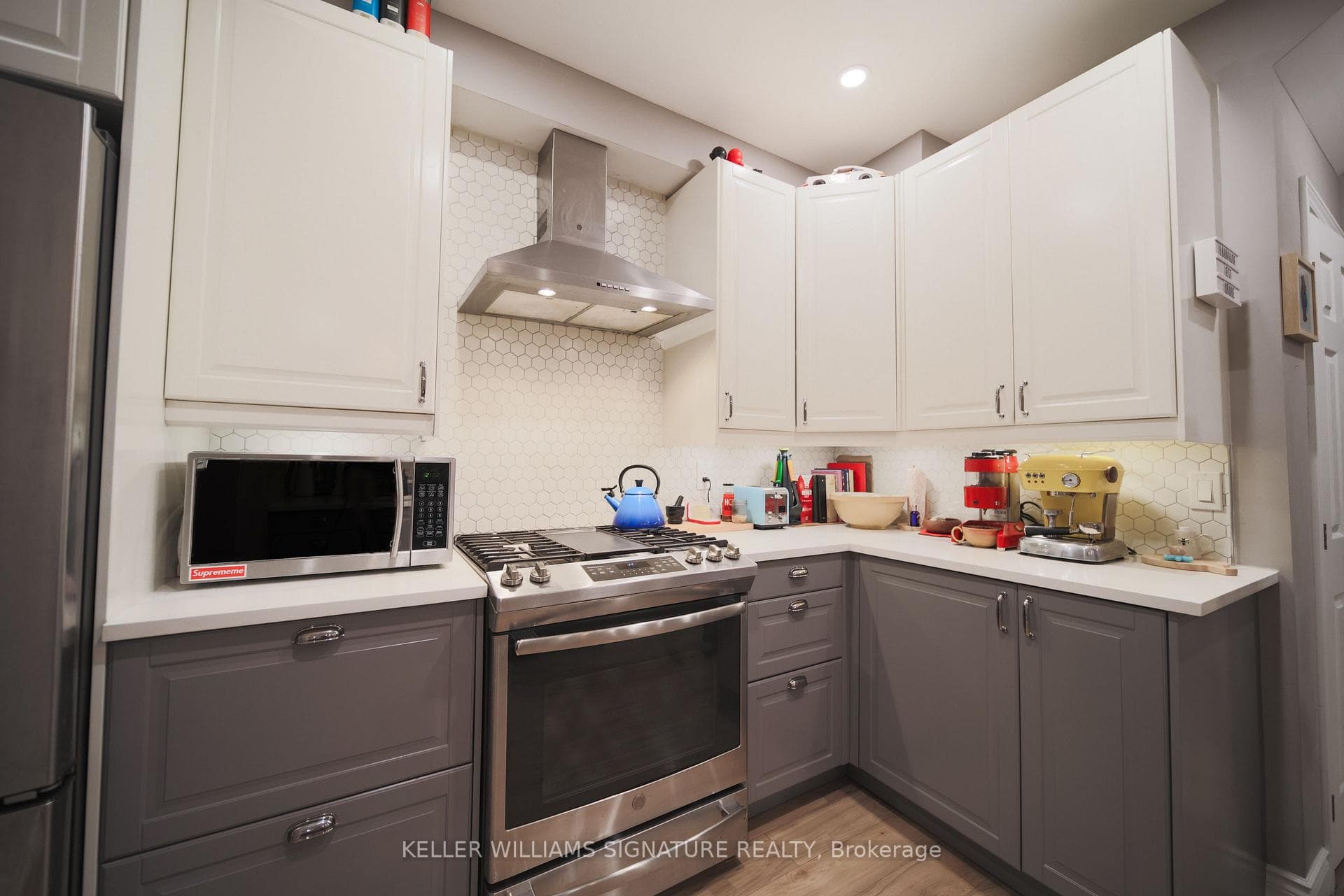 209 Balmoral Avenue photo 14