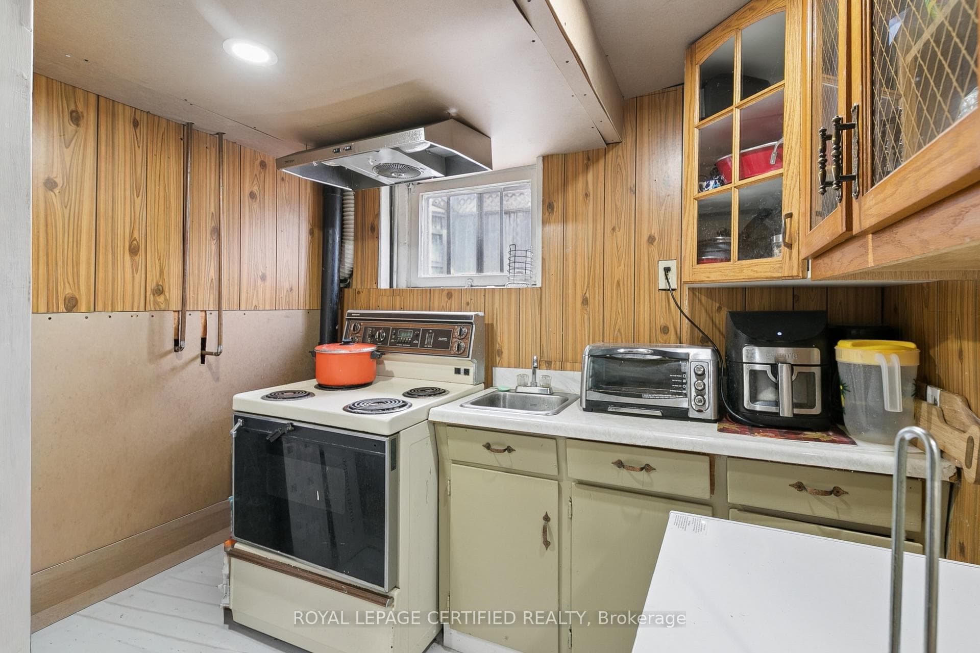 1121 Valentine Drive photo 24
