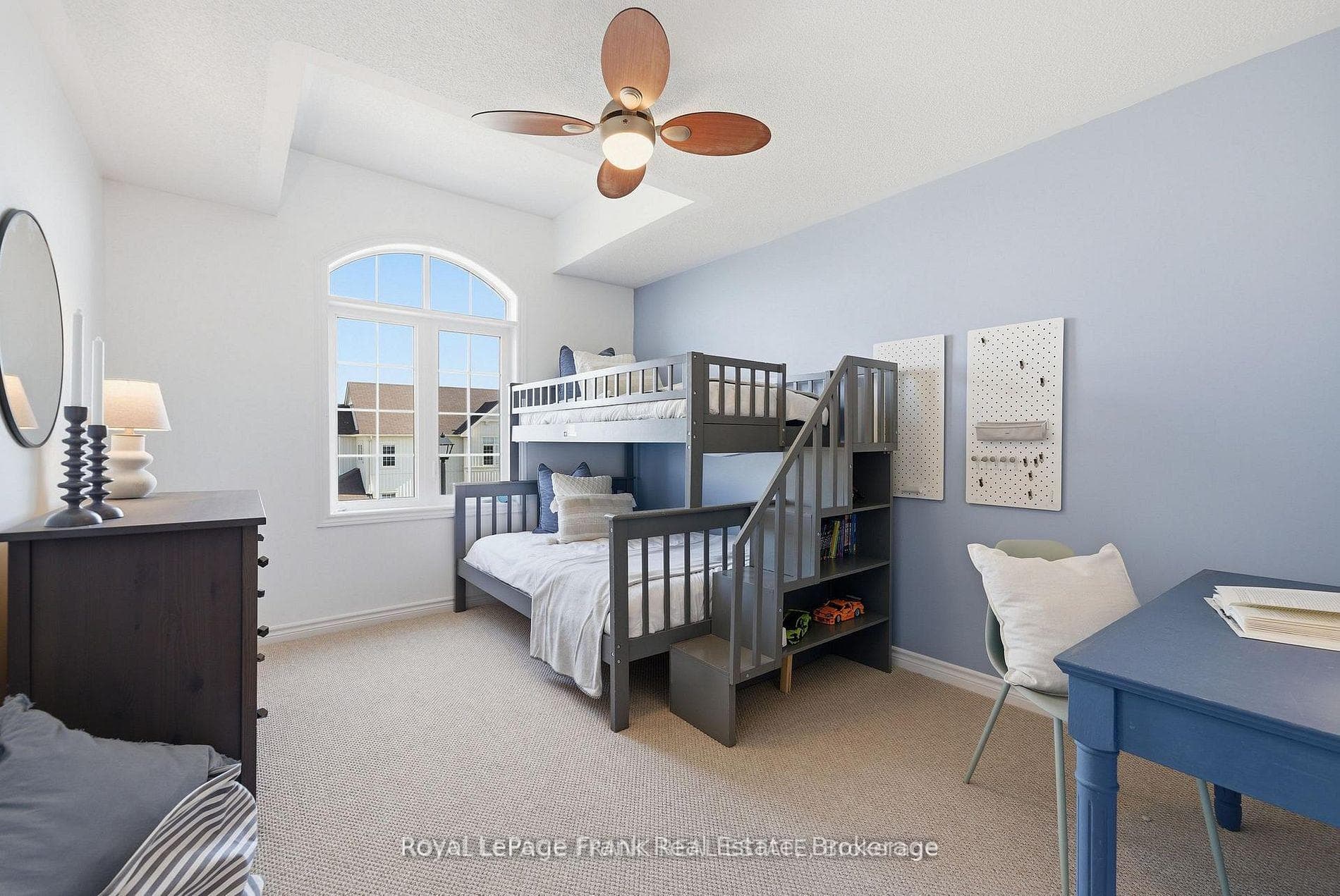 15 Highlands Boulevard photo 22