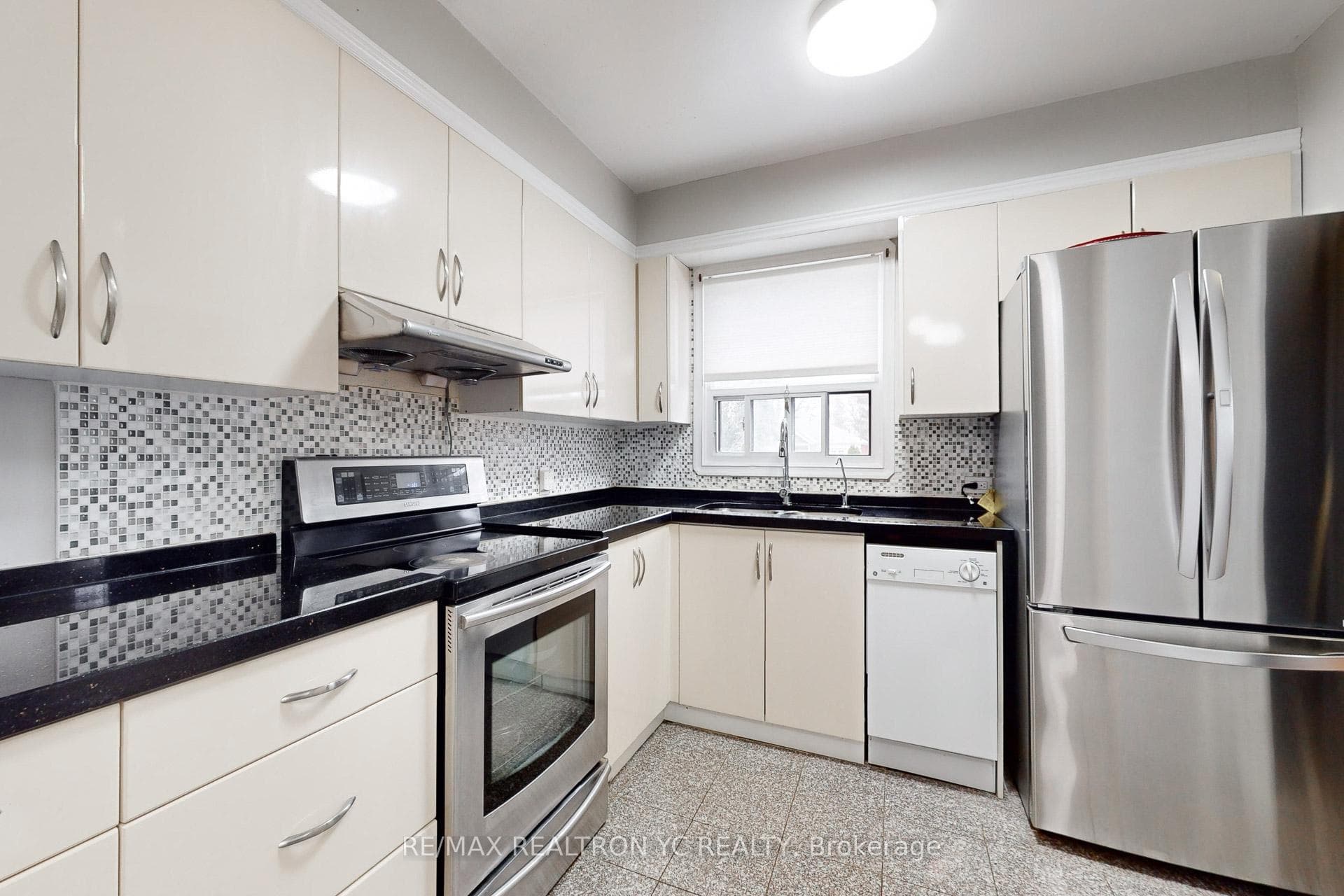 35 Compton Drive photo 10