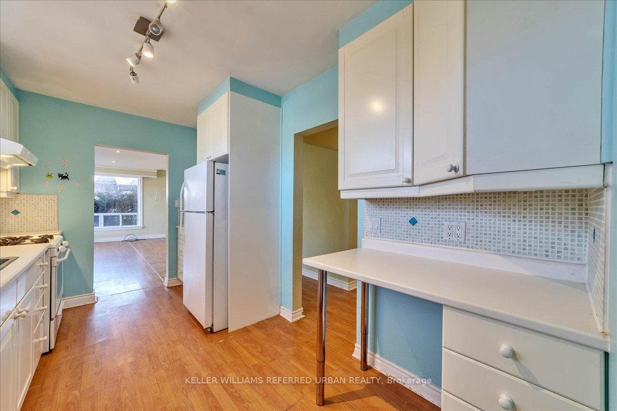 286 Churchill Avenue photo 15