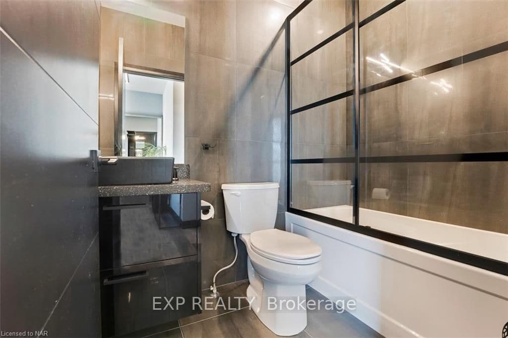 300 RICHMOND Street Unit 17 photo 19