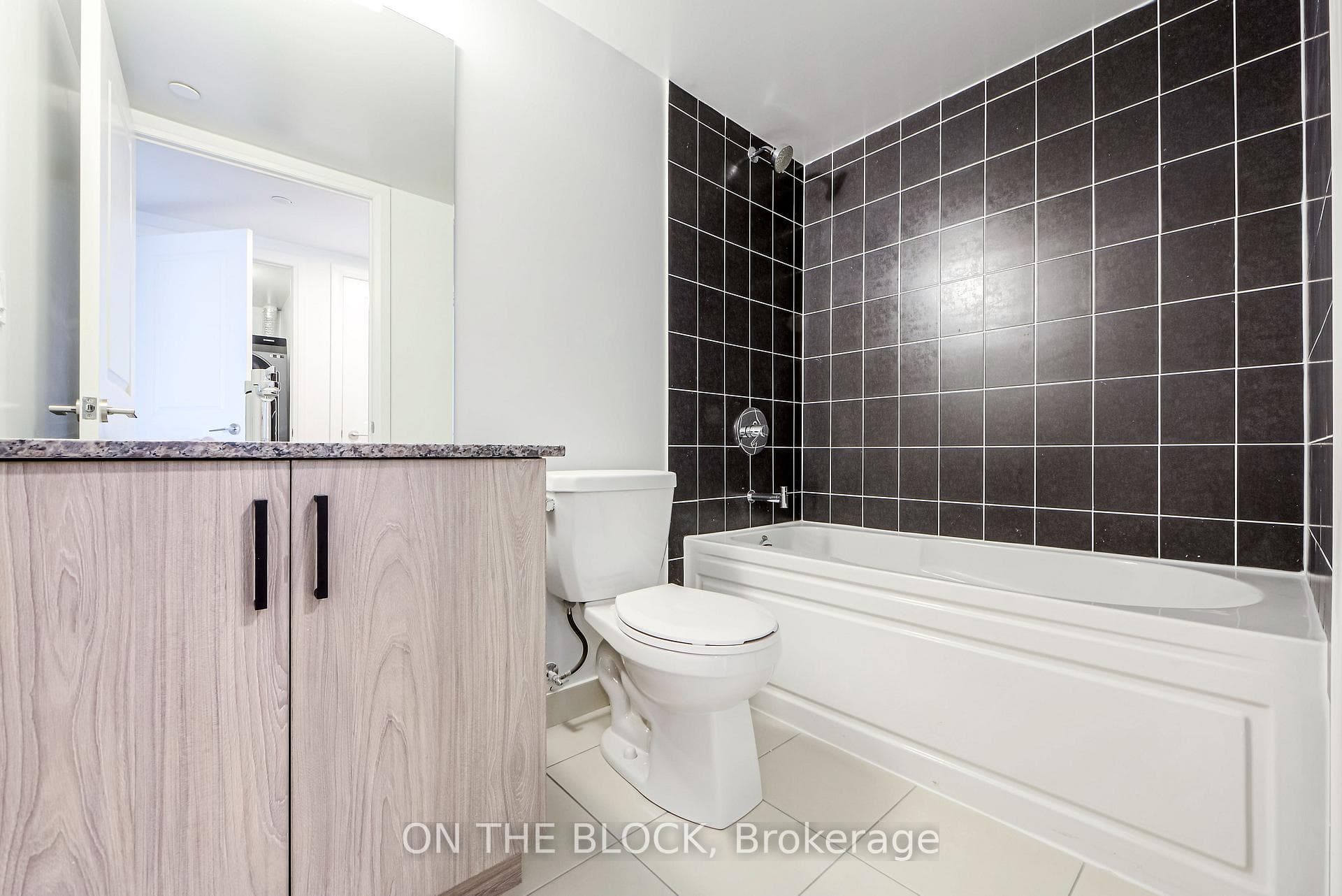 20 Meadowglen Place Unit 1201 photo 35
