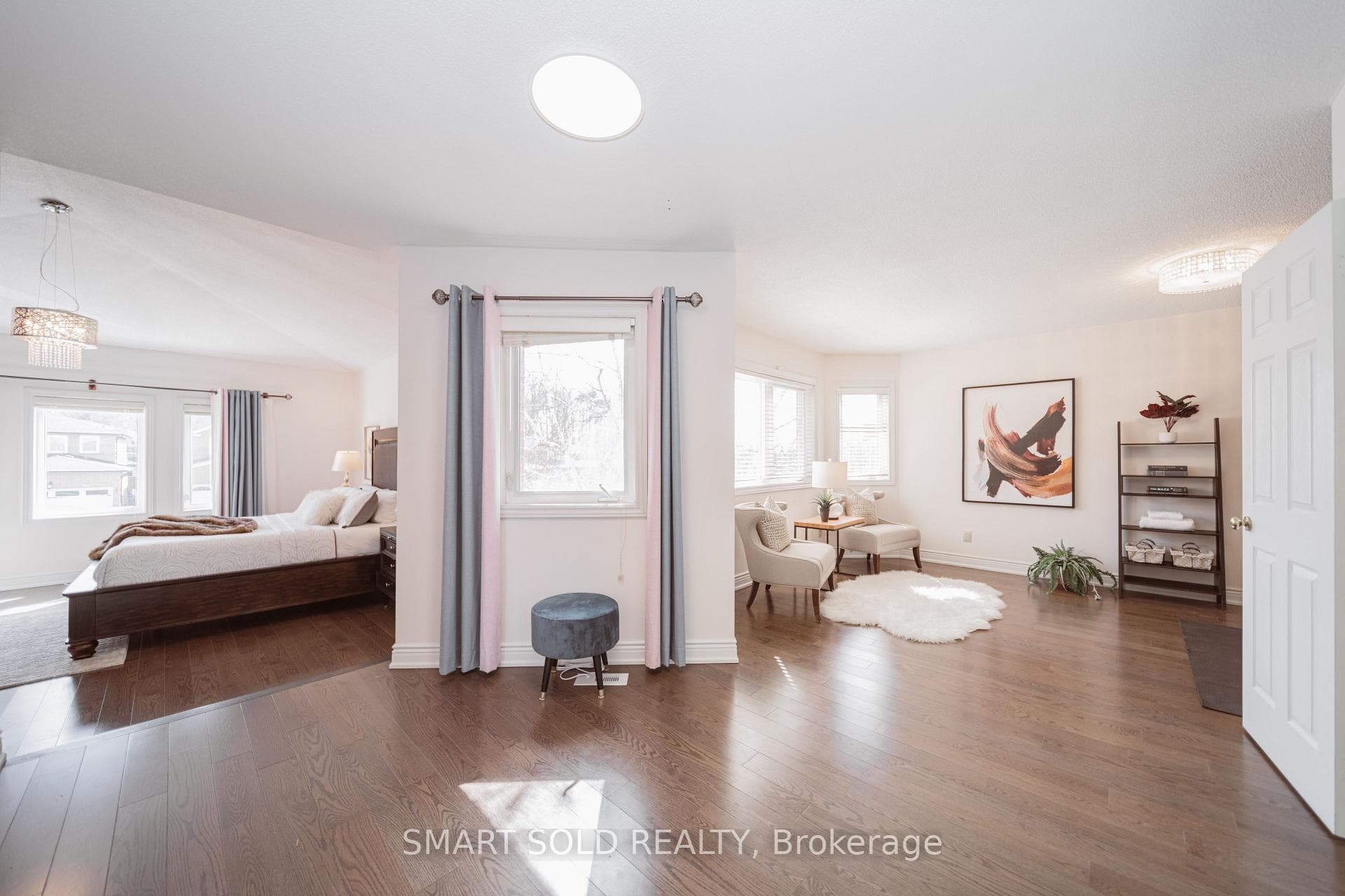 290 Greenock Drive photo 26