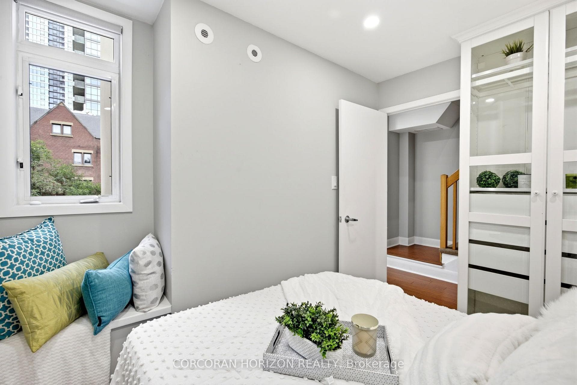415 Jarvis Street Unit 301 photo 19