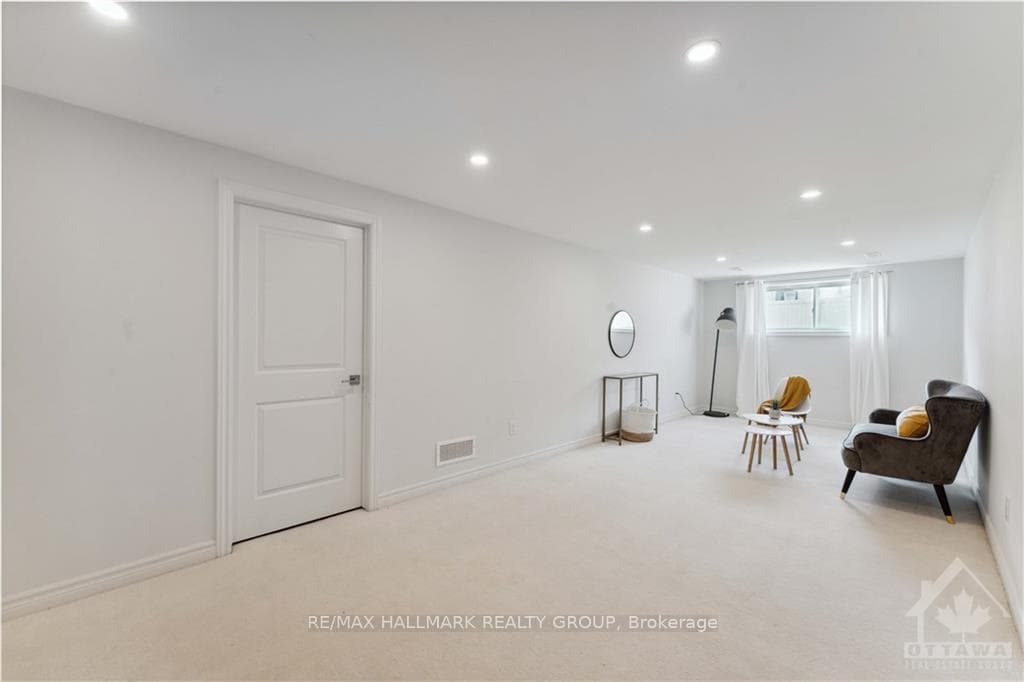 635 CAPRICORN Circle photo 28
