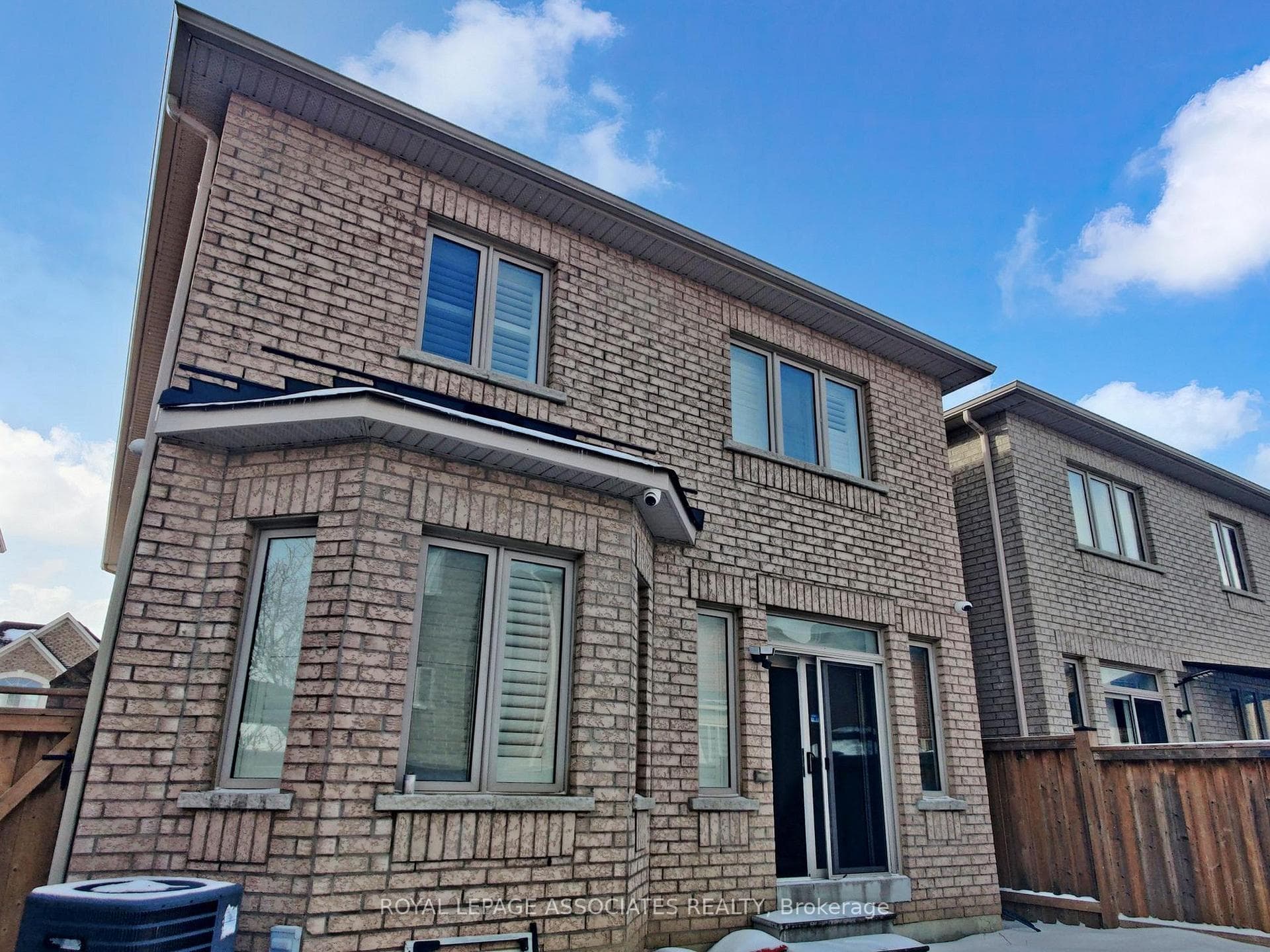 10 Lloyd Crescent photo 49