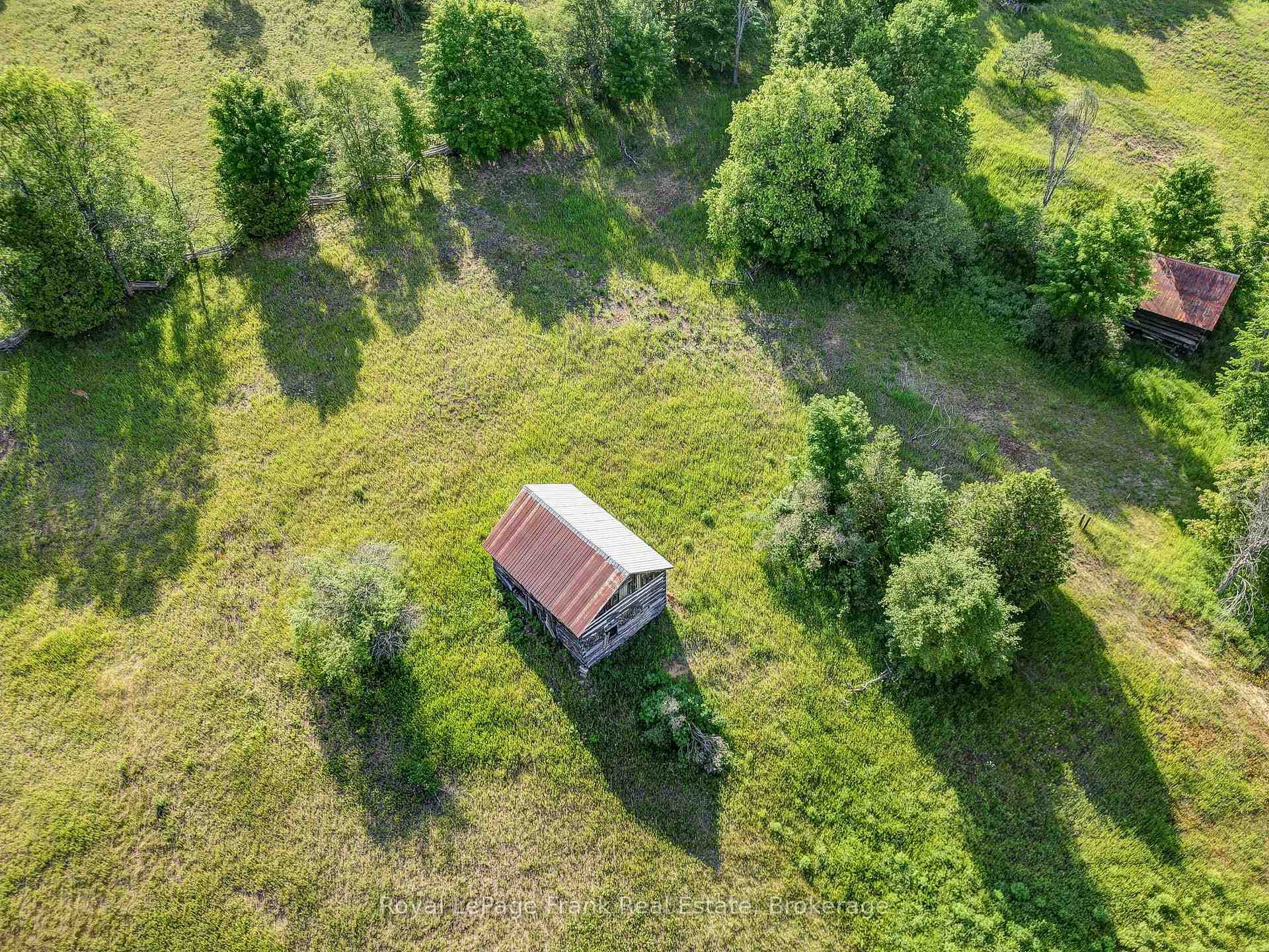 1804 Clydesdale Road photo 27