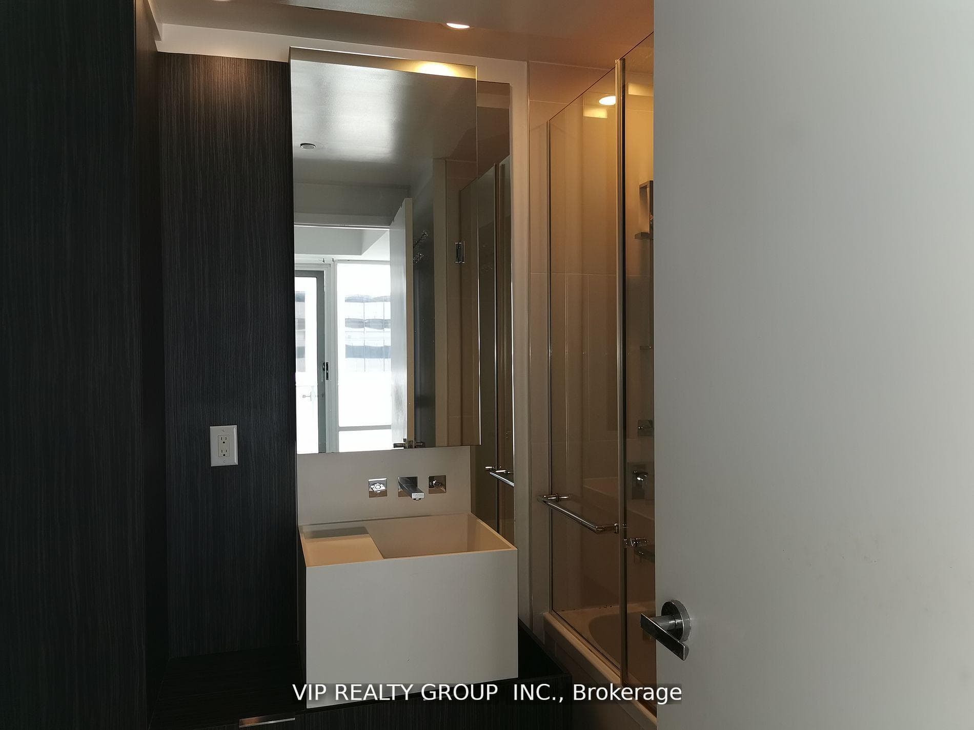 1 Bloor Street Unit 2209 photo 11