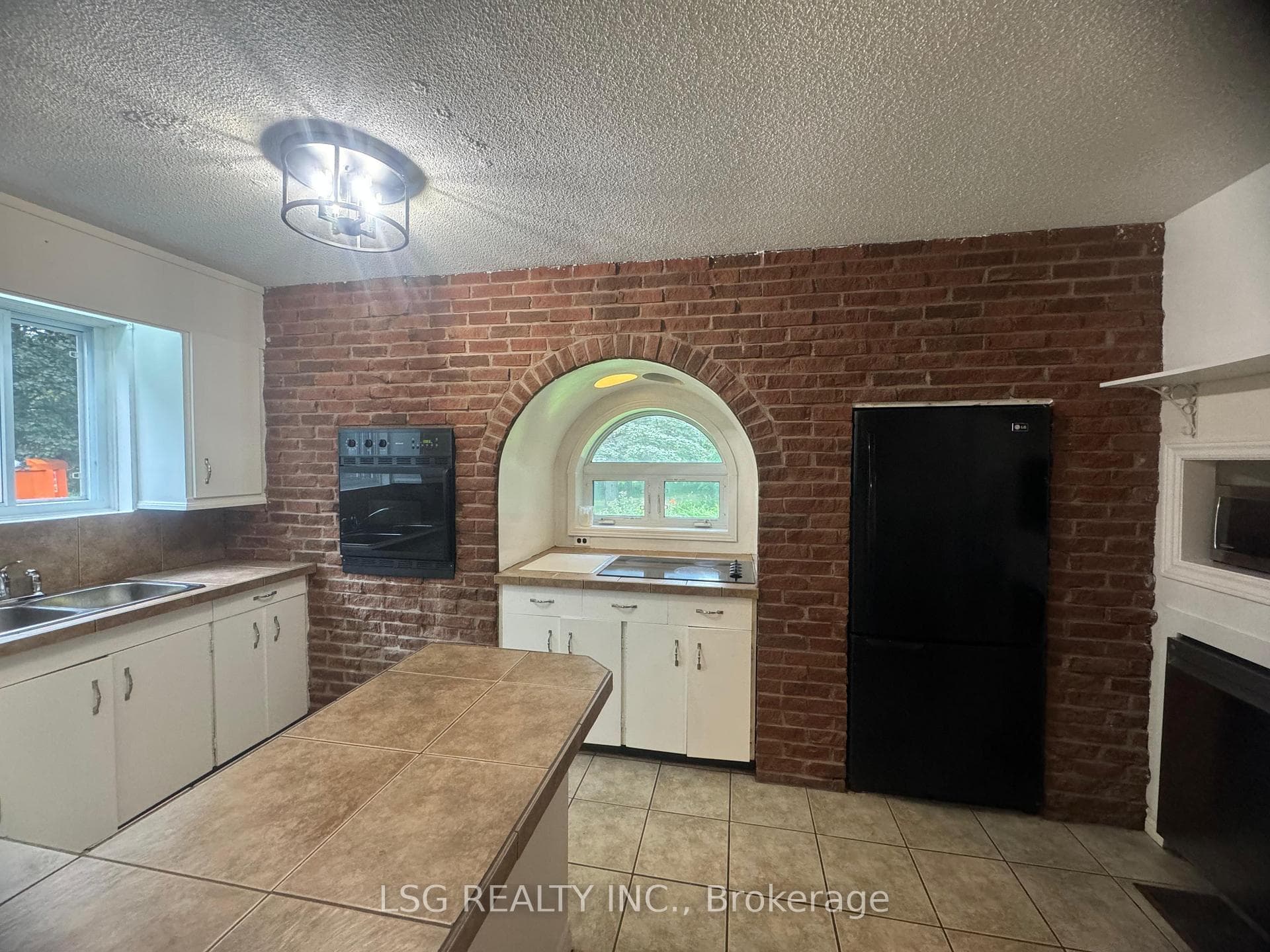 18880 2nd Concession Road photo 8