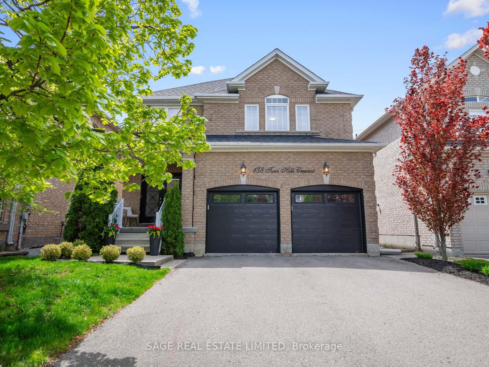 138 Twin Hills Crescent photo 1