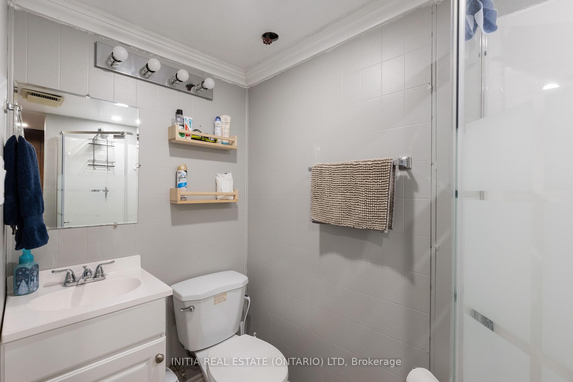 Full bathroom in basement